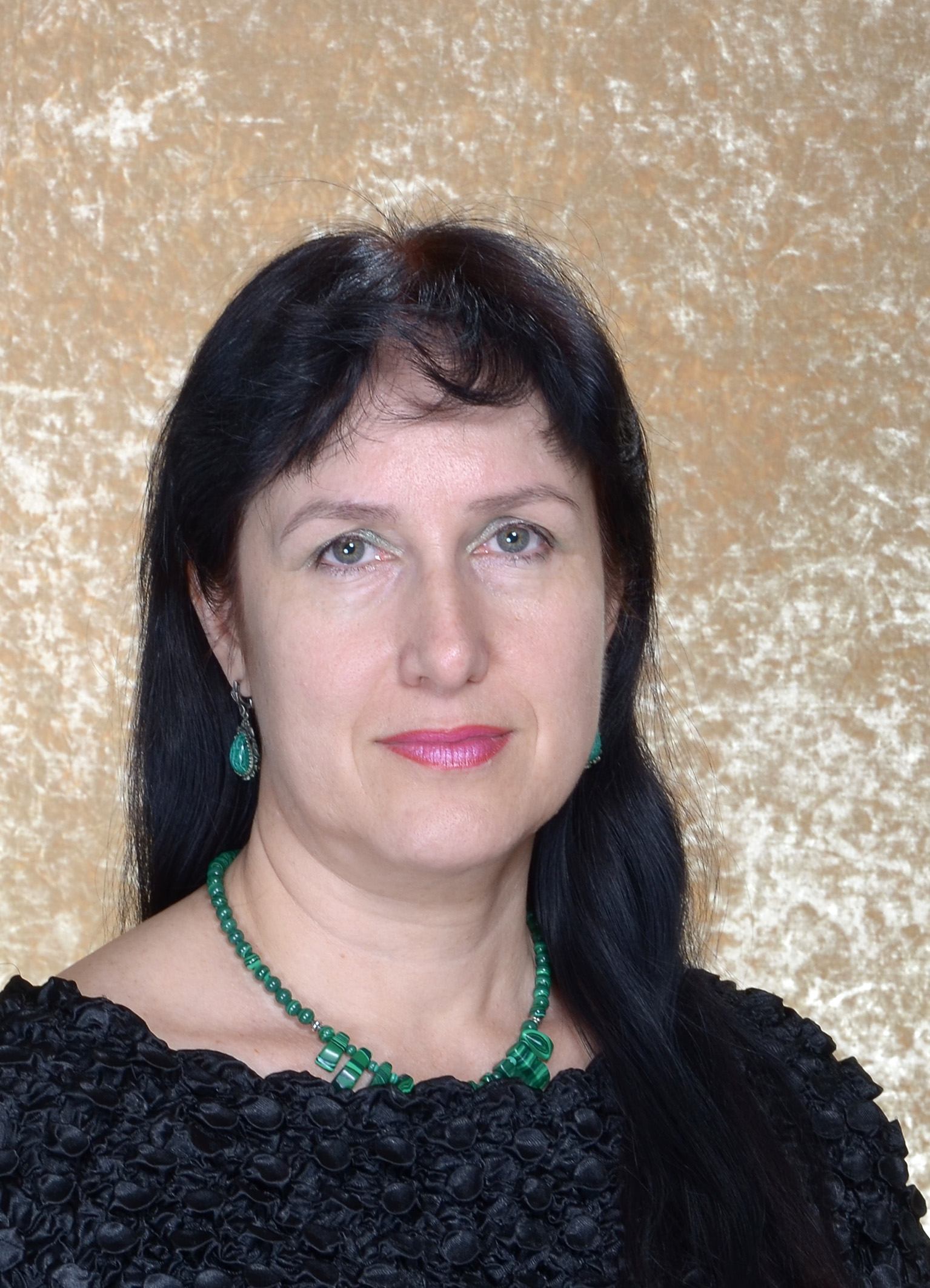 Попова Инна Михайловна.