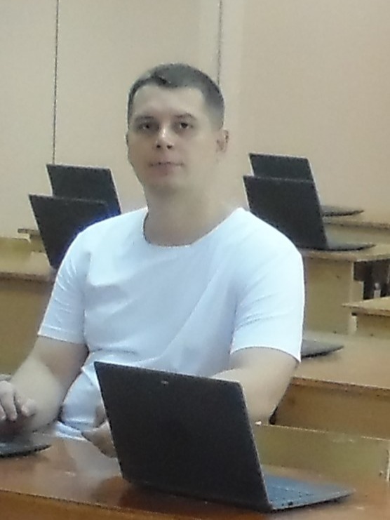 Власенко Алексей Геннадьевич.